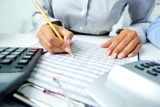 close-up-of-busy-businesswoman-scaled-1