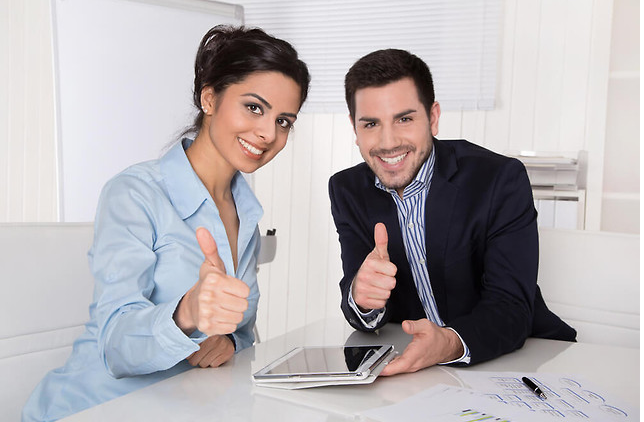 zagraniczni-pracownicy-a-dzial-kadrowo-placowy-kiedy-warto-skorzystac-z-outsourcingu